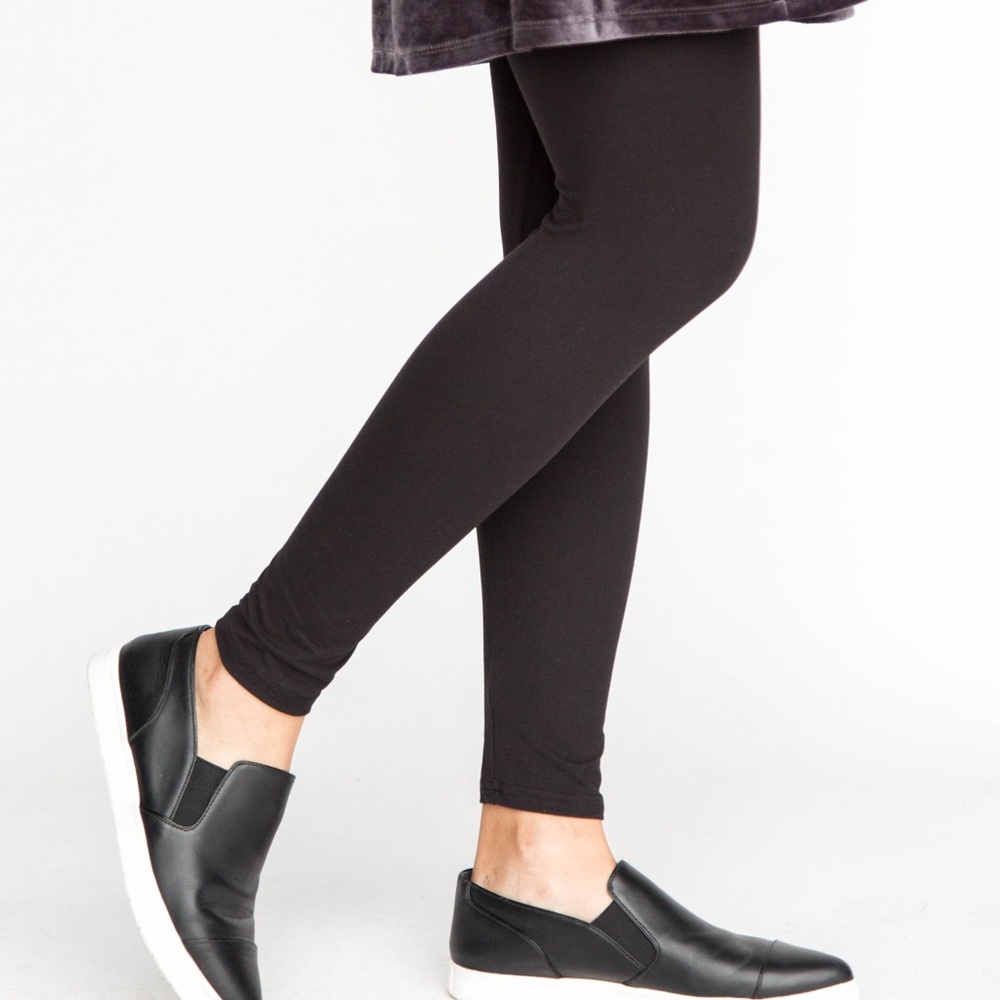 Black leggings